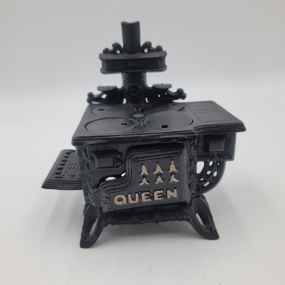 Vintage Queen Miniature Cast Iron Stove Toy Black Antique Style Dollhouse Decor